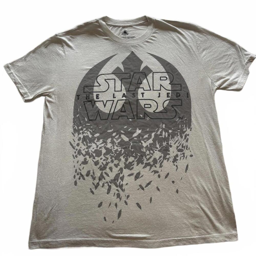 Large Star Wars: The Last Jedi Graphic Tee